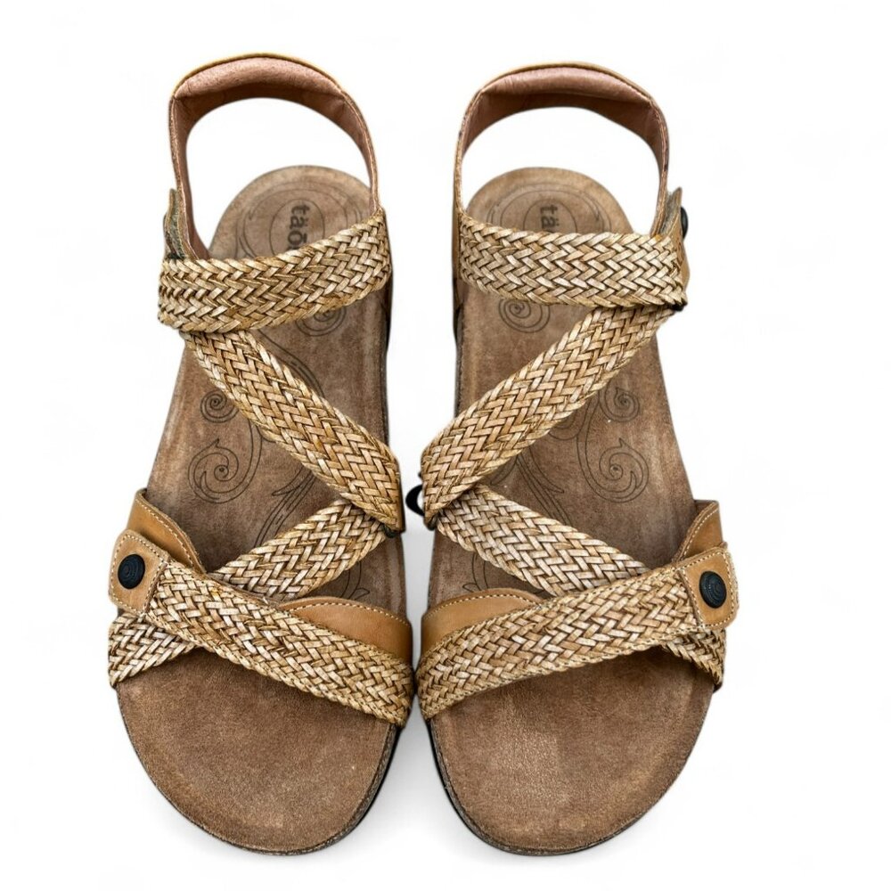 NWT Taos Trulie Sandals in Camel size 8-8.5, 39